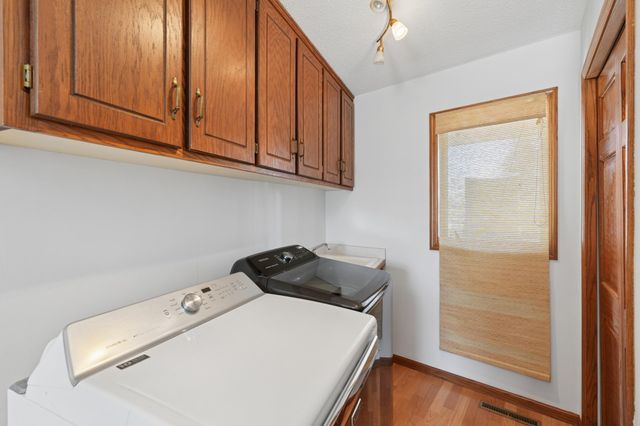 2242 Jennifer Lane, North Saint Paul, MN 55109