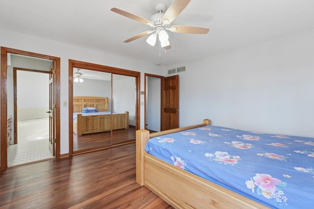 2242 Jennifer Lane, North Saint Paul, MN 55109