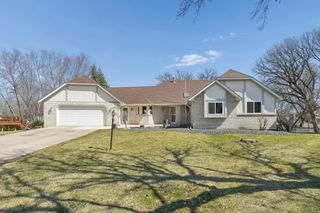 2242 Jennifer Lane, North Saint Paul, MN 55109