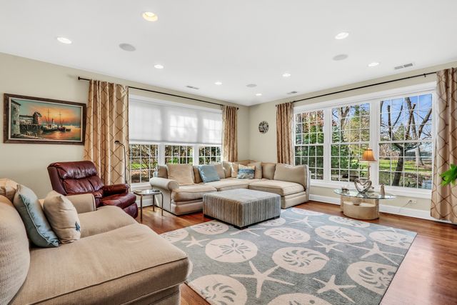 42065 N Old Lake Avenue, Antioch, IL 60002