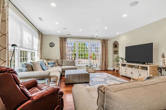 42065 N Old Lake Avenue, Antioch, IL 60002