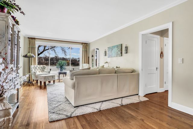 42065 N Old Lake Avenue, Antioch, IL 60002