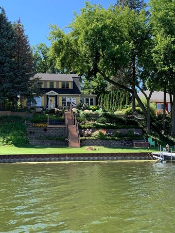 42065 N Old Lake Avenue, Antioch, IL 60002