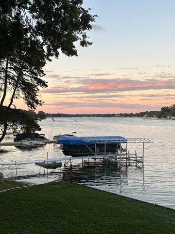 42065 N Old Lake Avenue, Antioch, IL 60002