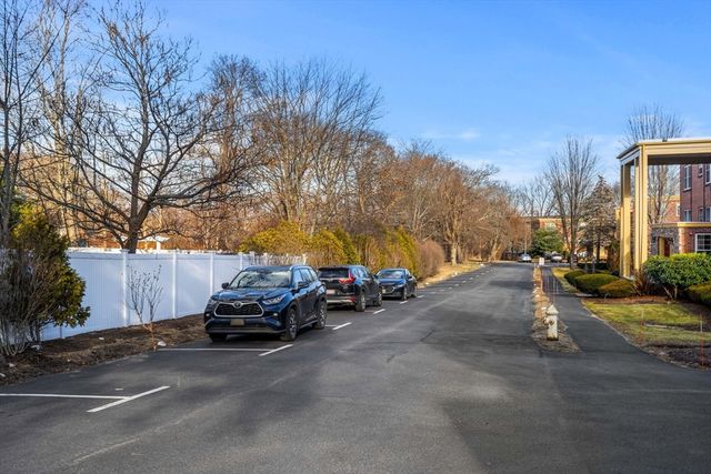 5 Woodsum Dr 12, Braintree, MA 02184