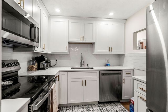 5 Woodsum Dr 12, Braintree, MA 02184