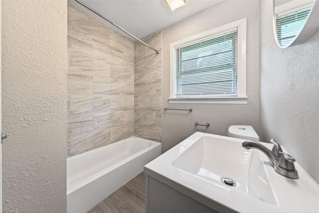 6718 Crosswell Street, Houston, TX 77087