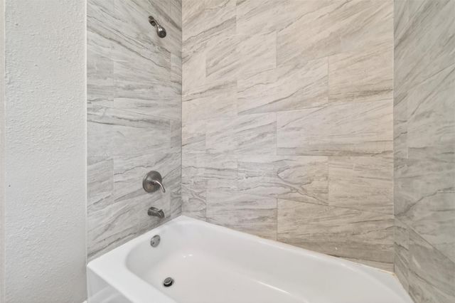 6718 Crosswell Street, Houston, TX 77087