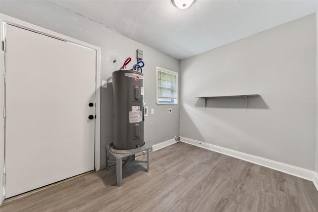 6718 Crosswell Street, Houston, TX 77087