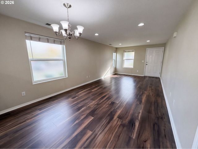 571 Sw 207TH Ave, Beaverton, OR 97006
