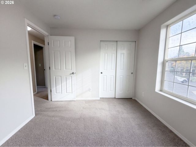 571 Sw 207TH Ave, Beaverton, OR 97006
