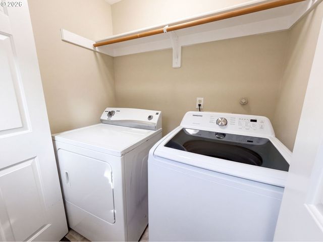 571 Sw 207TH Ave, Beaverton, OR 97006