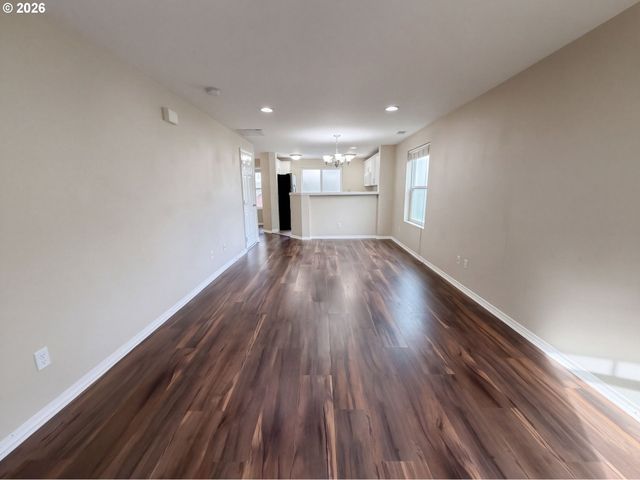 571 Sw 207TH Ave, Beaverton, OR 97006