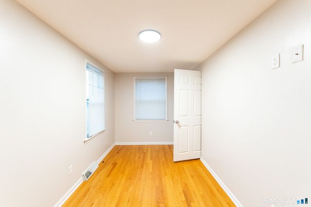 122 Oberlin Road, Hamden, CT 06514