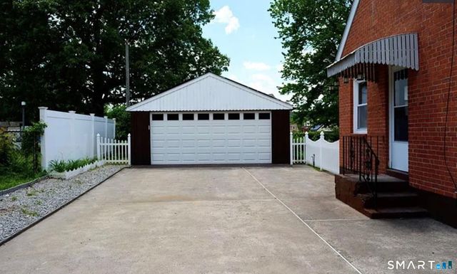 122 Oberlin Road, Hamden, CT 06514