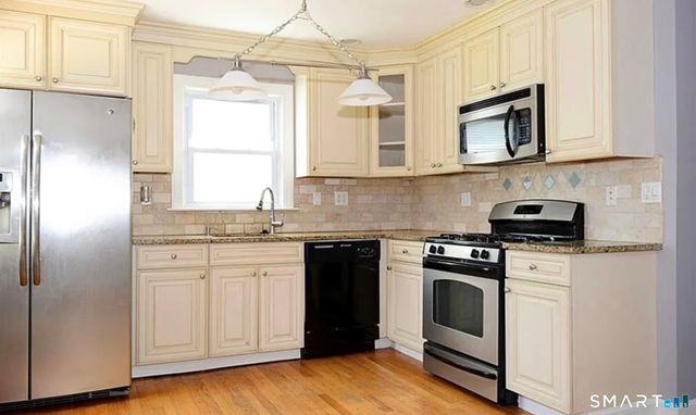 122 Oberlin Road, Hamden, CT 06514