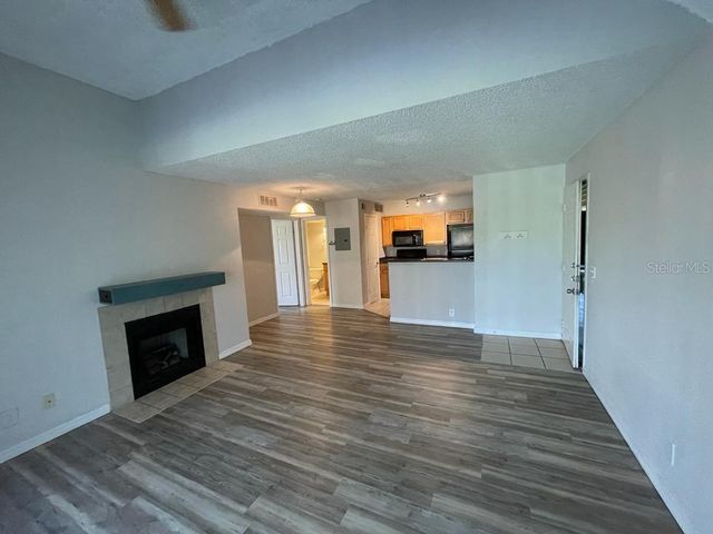 420 FORESTWAY CIRCLE 302, Altamonte Springs, FL 32701