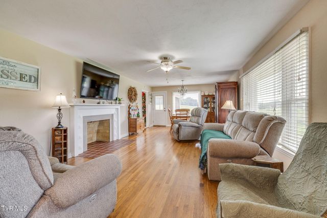 385 Sam Doak Street, Greeneville, TN 37745