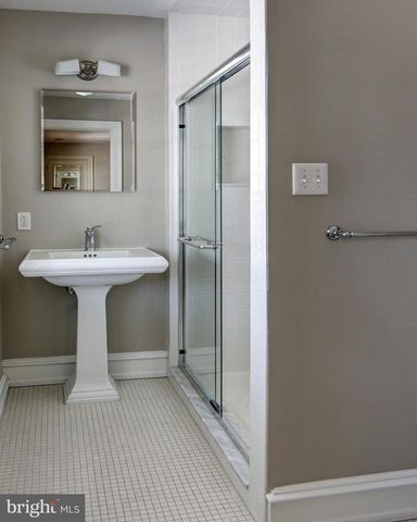 51 S HINCHMAN AVE, Haddonfield, NJ 08033