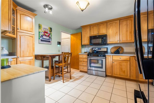 21 Netherton Road, Rochester, NY 14609