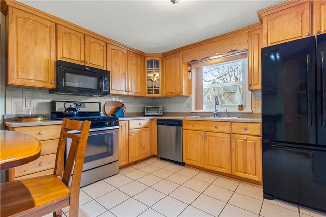 21 Netherton Road, Rochester, NY 14609