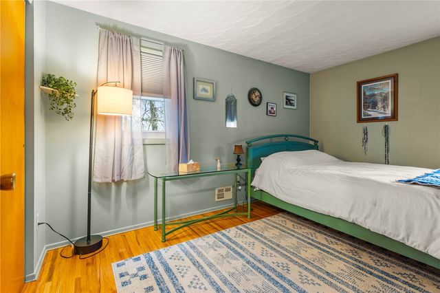 21 Netherton Road, Rochester, NY 14609