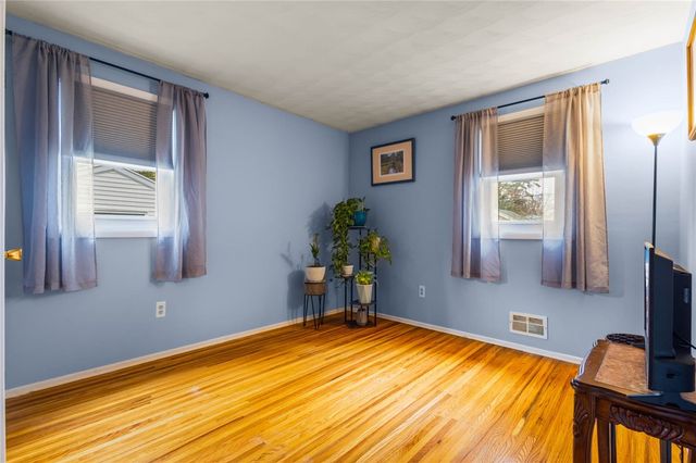 21 Netherton Road, Rochester, NY 14609