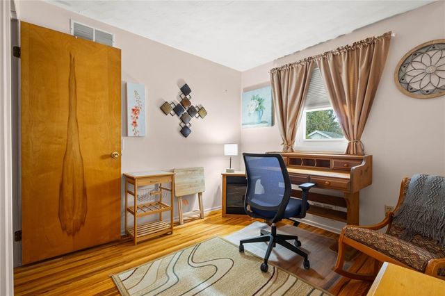 21 Netherton Road, Rochester, NY 14609