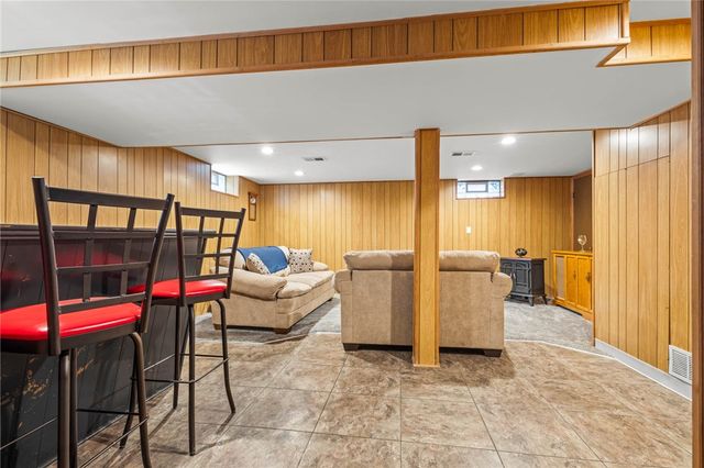 21 Netherton Road, Rochester, NY 14609