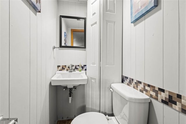 21 Netherton Road, Rochester, NY 14609