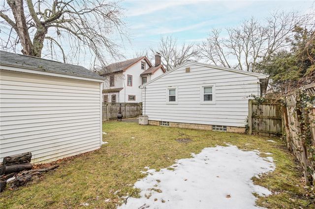 21 Netherton Road, Rochester, NY 14609