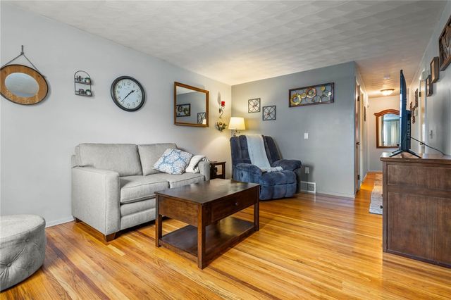 21 Netherton Road, Rochester, NY 14609