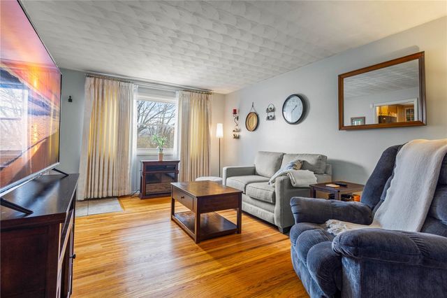 21 Netherton Road, Rochester, NY 14609