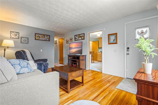 21 Netherton Road, Rochester, NY 14609