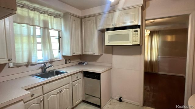 14451 Rosemont Avenue, Detroit, MI 48223