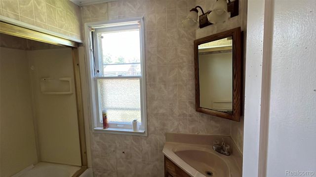 14451 Rosemont Avenue, Detroit, MI 48223