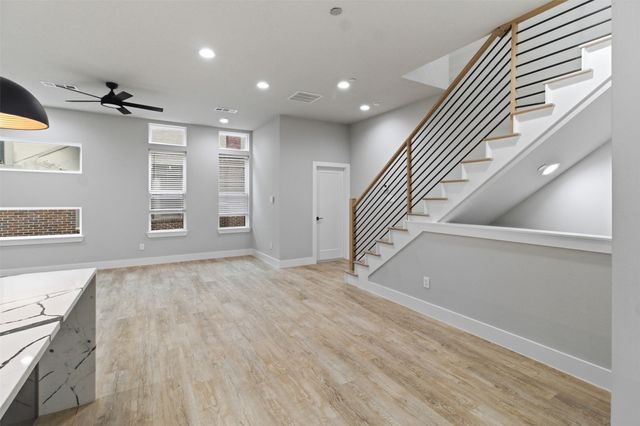 2115 N Fitzhugh Avenue 102, Dallas, TX 75204