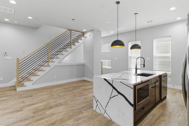 2115 N Fitzhugh Avenue 102, Dallas, TX 75204