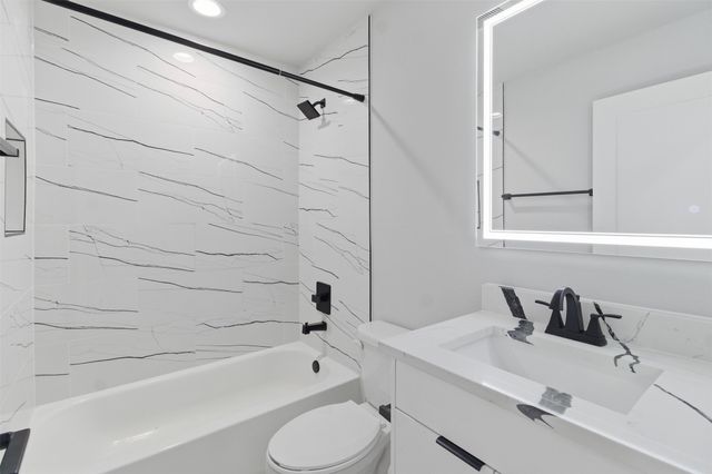 2115 N Fitzhugh Avenue 102, Dallas, TX 75204