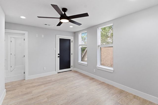 2115 N Fitzhugh Avenue 102, Dallas, TX 75204