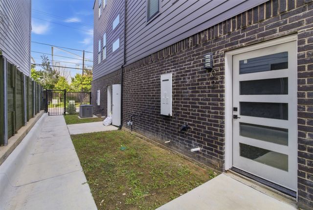 2115 N Fitzhugh Avenue 102, Dallas, TX 75204