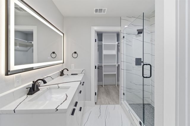 2115 N Fitzhugh Avenue 102, Dallas, TX 75204