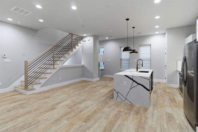 2115 N Fitzhugh Avenue 102, Dallas, TX 75204