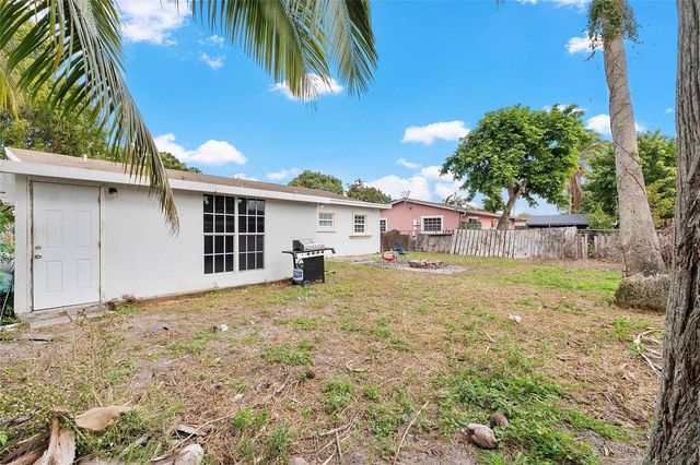 6810 Merion Court, North Lauderdale, FL 33068