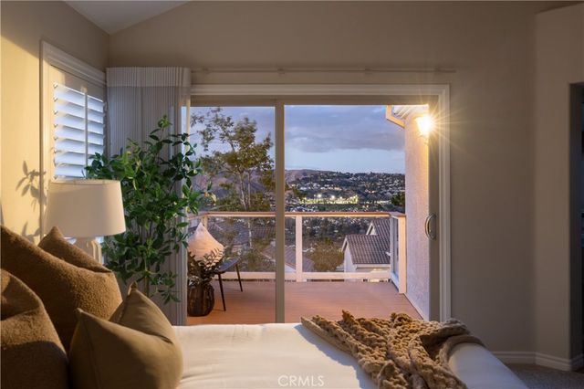 547 S Eveningsong Lane, Anaheim Hills, CA 92808