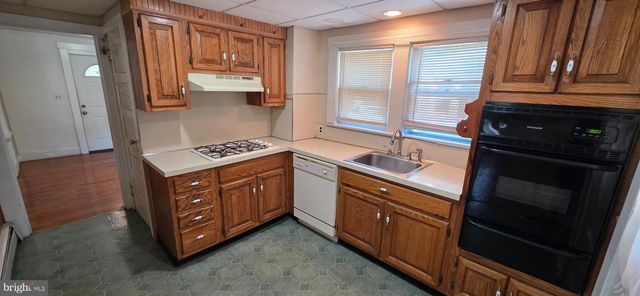 246 FRANKLIN ST, Hightstown, NJ 08520