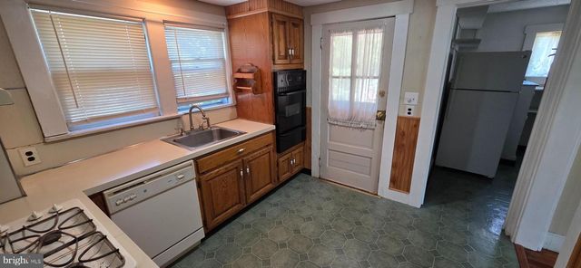 246 FRANKLIN ST, Hightstown, NJ 08520