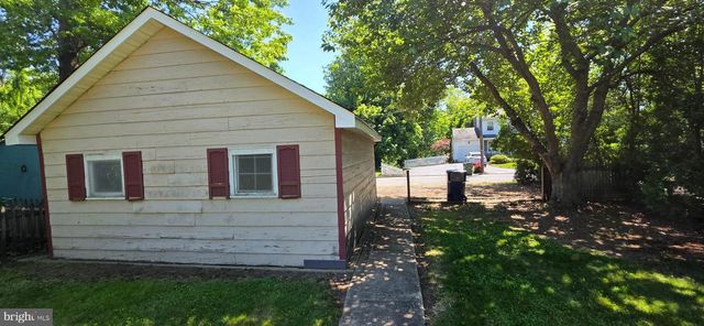 246 FRANKLIN ST, Hightstown, NJ 08520