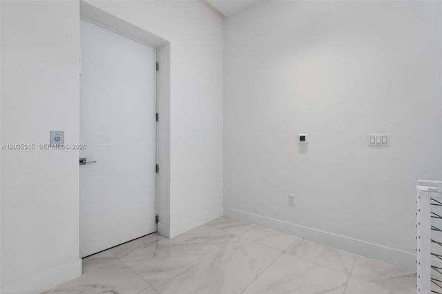 3750 Yacht Club Dr TH5, Aventura, FL 33180