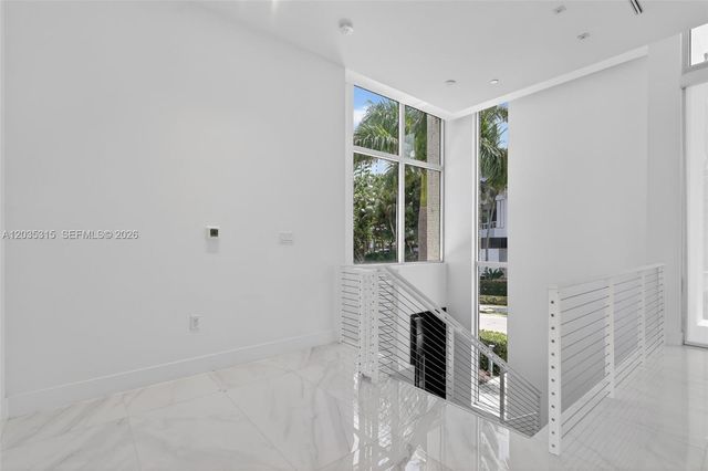 3750 Yacht Club Dr TH5, Aventura, FL 33180